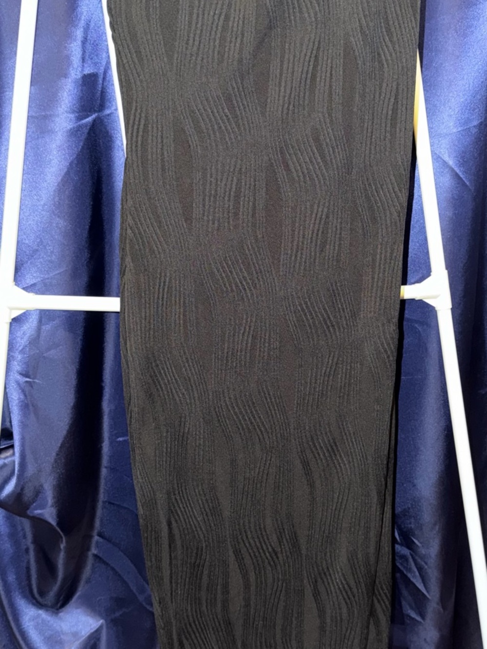 Derek Heart Black Ribbed Knit Midi Skirt